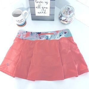 lululemon pace rival skirt skort 6 reg peach / pink color. Excellent condition